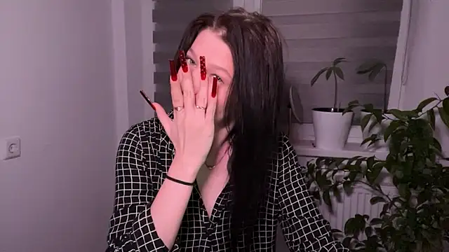 Sarahsolara online show from March 5, 2026, 4:47 pm