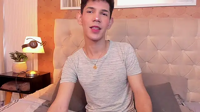 arlequiin  online show from February 19, 2026, 8:27 pm