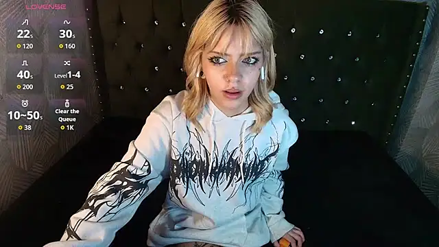 LilytReinolds online show from March 8, 2026, 4:55 pm