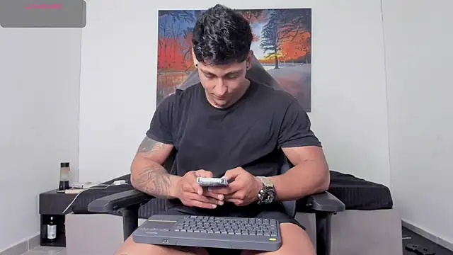 ryanwhite3 online show from April 1, 2026, 12:55 am