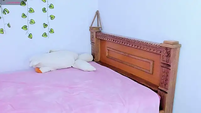 LoveMaki444 online show from April 24, 2026, 6:49 am