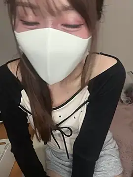 Snapshot of momo_mm chatting on May 13, 2026, 12:57 pm momo mm online show from May 13, 2026, 12:57 pm