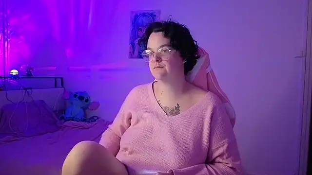 lunatigre4 online show from February 7, 2026, 7:39 pm