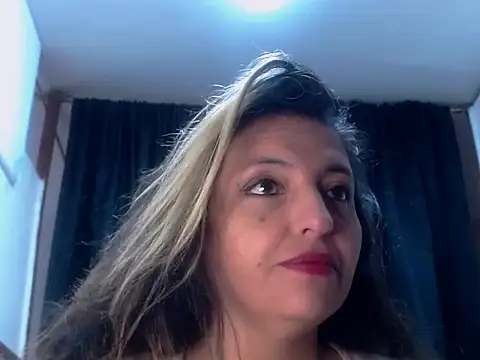 KENDRA-HONEY online show from February 17, 2026, 1:07 pm