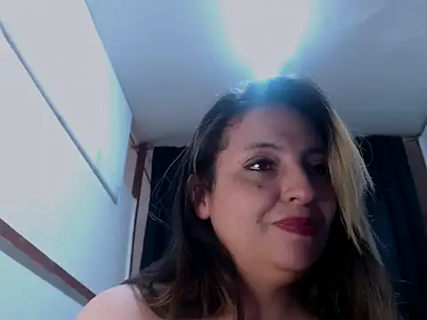 KENDRA-HONEY online show from March 6, 2026, 1:40 pm