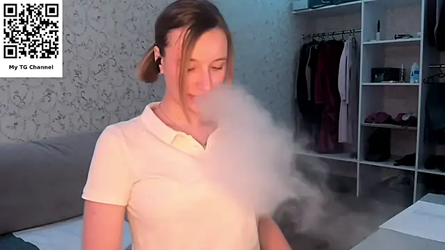 DeliciaBagnoli online show from April 24, 2026, 6:43 pm