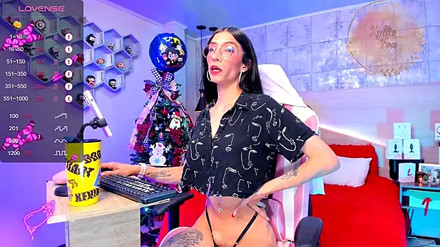 kylliefox  online show from December 27, 2024, 1:18 pm