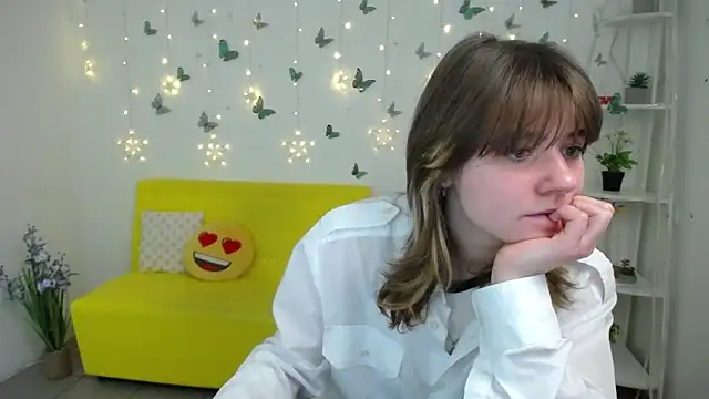 AnnaWest  online show from March 7, 2026, 8:33 am