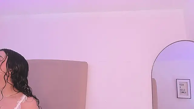 im tiffany  online show from February 7, 2026, 4:27 am