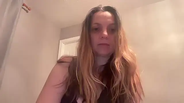 Snapshot of ShyFlameLive chatting on May 6, 2026, 12:30 am ShyFlameLive online show from May 6, 2026, 12:30 am
