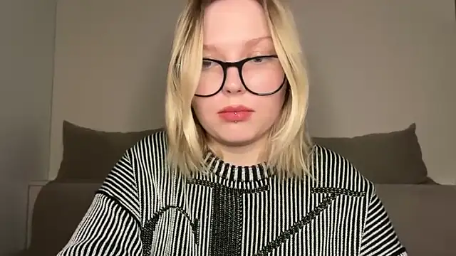 Ophelia Ritz online show from March 25, 2026, 11:22 pm