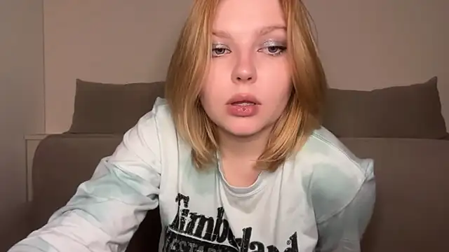 Snapshot of Ophelia_Ritz chatting on April 29, 2026, 8:04 pm Ophelia Ritz online show from April 29, 2026, 8:04 pm