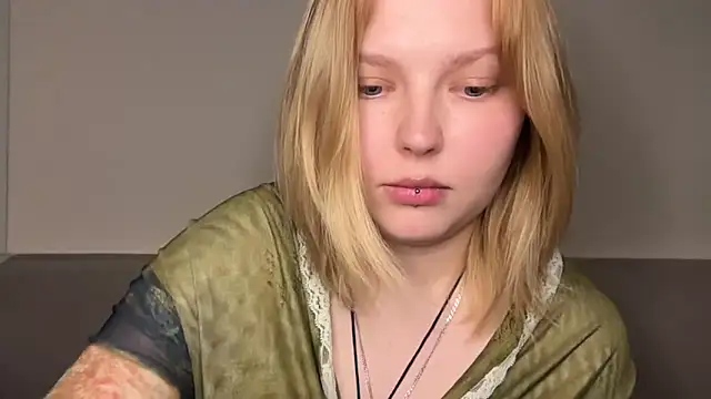Snapshot of Ophelia_Ritz chatting on May 29, 2026, 8:40 pm Ophelia Ritz online show from May 29, 2026, 8:40 pm