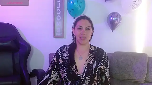 Iris bloom69 online show from April 18, 2026, 12:42 pm