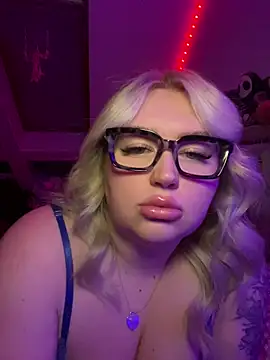 TwoWayT xx online show from March 7, 2026, 1:24 am