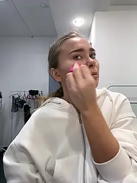 MonicaWestt online show from March 31, 2026, 6:14 am