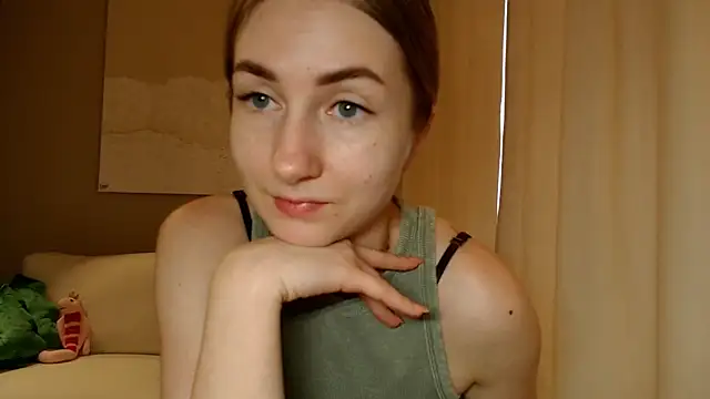 Snapshot of BluueSilk chatting on January 28, 2025, 12:00 pm BluueSilk online show from January 28, 2025, 12:00 pm