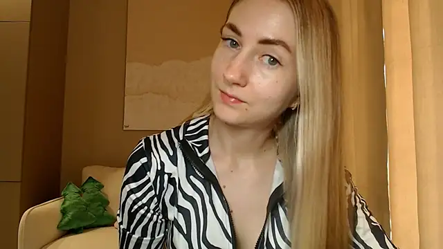 Snapshot of BluueSilk chatting on January 31, 2025, 12:07 pm BluueSilk online show from January 31, 2025, 12:07 pm