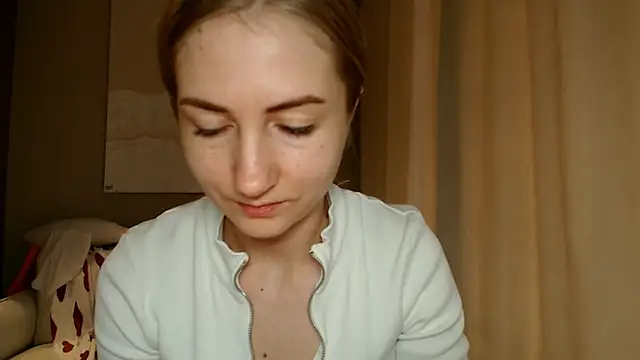 Snapshot of BluueSilk chatting on February 4, 2025, 12:33 pm BluueSilk online show from February 4, 2025, 12:33 pm