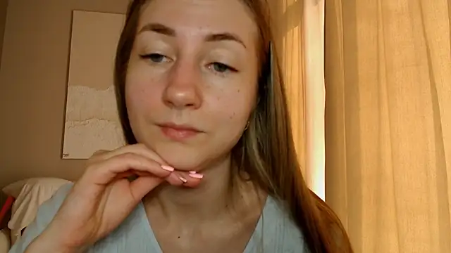 Snapshot of BluueSilk chatting on February 8, 2025, 9:35 am BluueSilk online show from February 8, 2025, 9:35 am