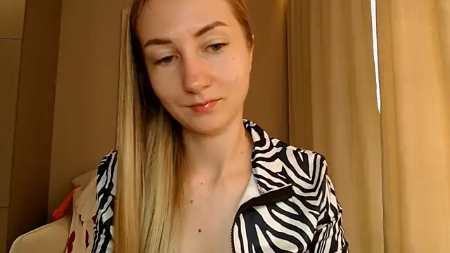 Snapshot of BluueSilk chatting on February 11, 2025, 12:16 pm BluueSilk online show from February 11, 2025, 12:16 pm