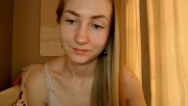 Snapshot of BluueSilk chatting on February 12, 2025, 9:20 am BluueSilk online show from February 12, 2025, 9:20 am