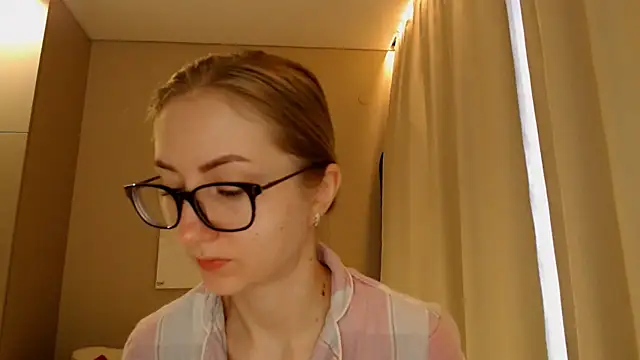 Snapshot of BluueSilk chatting on March 1, 2025, 5:52 am BluueSilk online show from March 1, 2025, 5:52 am