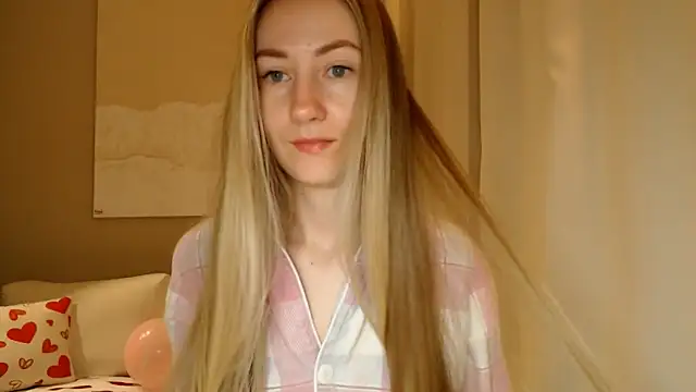 Snapshot of BluueSilk chatting on March 3, 2025, 6:26 am BluueSilk online show from March 3, 2025, 6:26 am