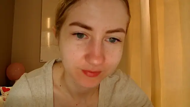 Snapshot of BluueSilk chatting on March 4, 2025, 6:04 am BluueSilk online show from March 4, 2025, 6:04 am