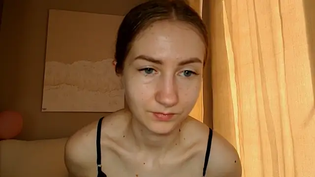 Snapshot of BluueSilk chatting on March 18, 2025, 7:08 am BluueSilk online show from March 18, 2025, 7:08 am