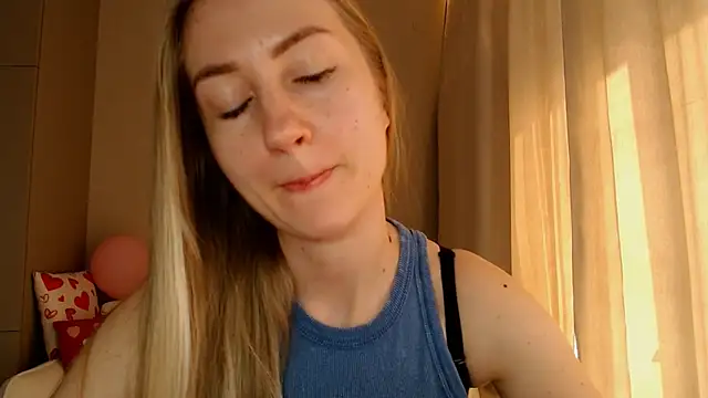 Snapshot of BluueSilk chatting on March 20, 2025, 9:15 am BluueSilk online show from March 20, 2025, 9:15 am