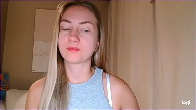 Snapshot of BluueSilk chatting on September 19, 2025, 5:53 am BluueSilk online show from September 19, 2025, 5:53 am