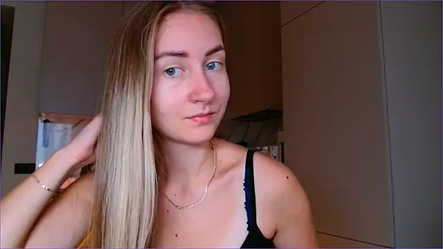 Snapshot of BluueSilk chatting on October 30, 2025, 7:32 am BluueSilk online show from October 30, 2025, 7:32 am