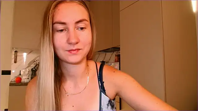 Snapshot of BluueSilk chatting on October 31, 2025, 6:14 am BluueSilk online show from October 31, 2025, 6:14 am