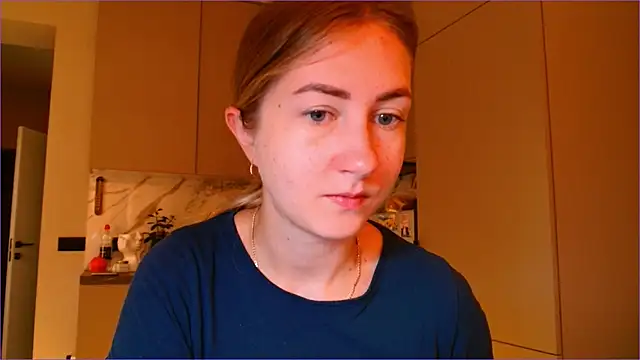 Snapshot of BluueSilk chatting on November 7, 2025, 6:02 am BluueSilk online show from November 7, 2025, 6:02 am