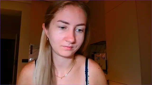 Snapshot of BluueSilk chatting on November 8, 2025, 6:24 am BluueSilk online show from November 8, 2025, 6:24 am