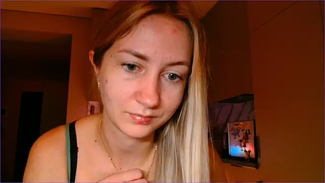 Snapshot of BluueSilk chatting on December 15, 2025, 6:06 am BluueSilk online show from December 15, 2025, 6:06 am