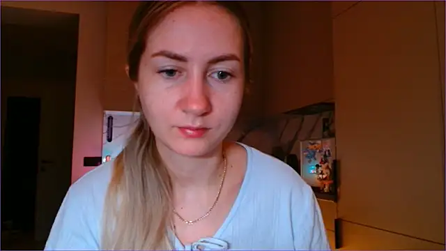 Snapshot of BluueSilk chatting on January 8, 2026, 6:16 am BluueSilk online show from January 8, 2026, 6:16 am