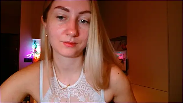 Snapshot of BluueSilk chatting on February 11, 2026, 6:29 am BluueSilk online show from February 11, 2026, 6:29 am