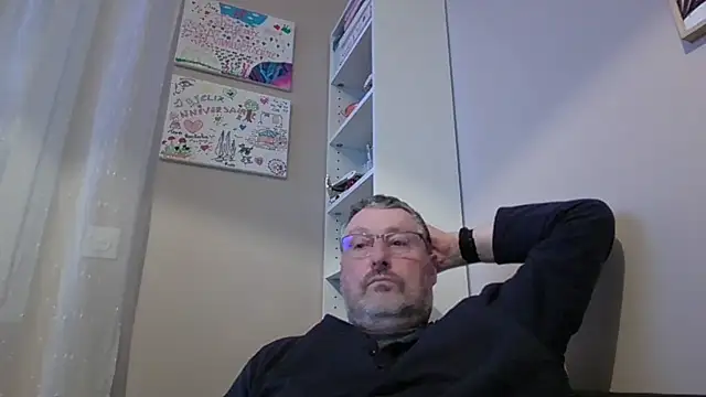 doudou310 online show from February 14, 2026, 5:37 am