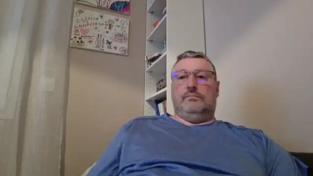 doudou310 online show from March 30, 2026, 4:24 am