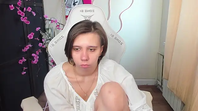 Scarlet Sirenn online show from March 5, 2026, 9:05 am