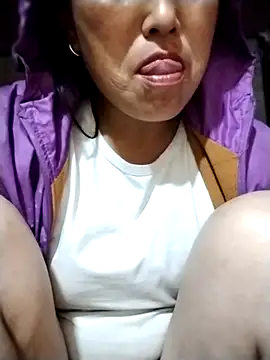 Snapshot of Tina-beo chatting on May 1, 2026, 12:04 am Tina-beo online show from May 1, 2026, 12:04 am