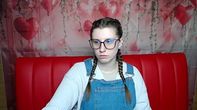 LilianaShine online show from February 18, 2026, 6:09 am