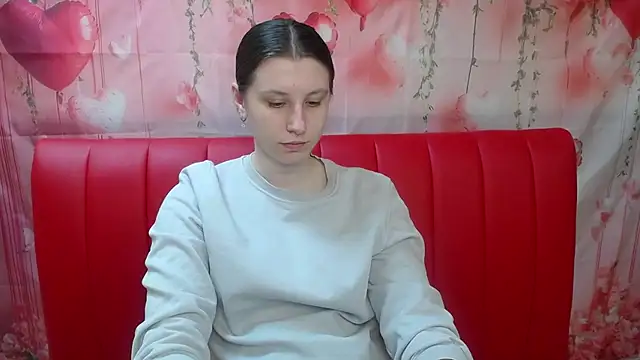 Snapshot of LilianaShine chatting on May 5, 2026, 5:04 am LilianaShine online show from May 5, 2026, 5:04 am