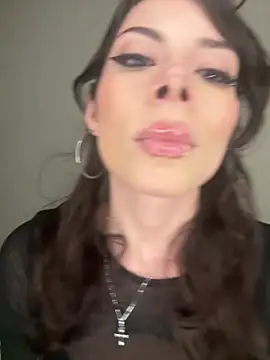 Isalove99 online show from March 14, 2026, 2:33 pm