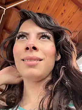 Isalove99 online show from April 3, 2026, 4:27 pm