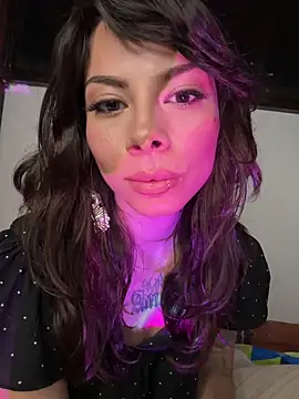 Isalove99 online show from April 22, 2026, 9:22 am