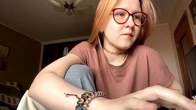 LaureenVielma online show from April 19, 2026, 7:40 am