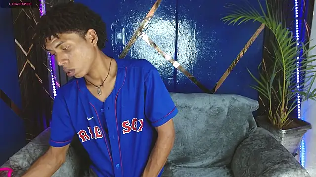 Walkers05 online show from April 13, 2026, 6:46 pm